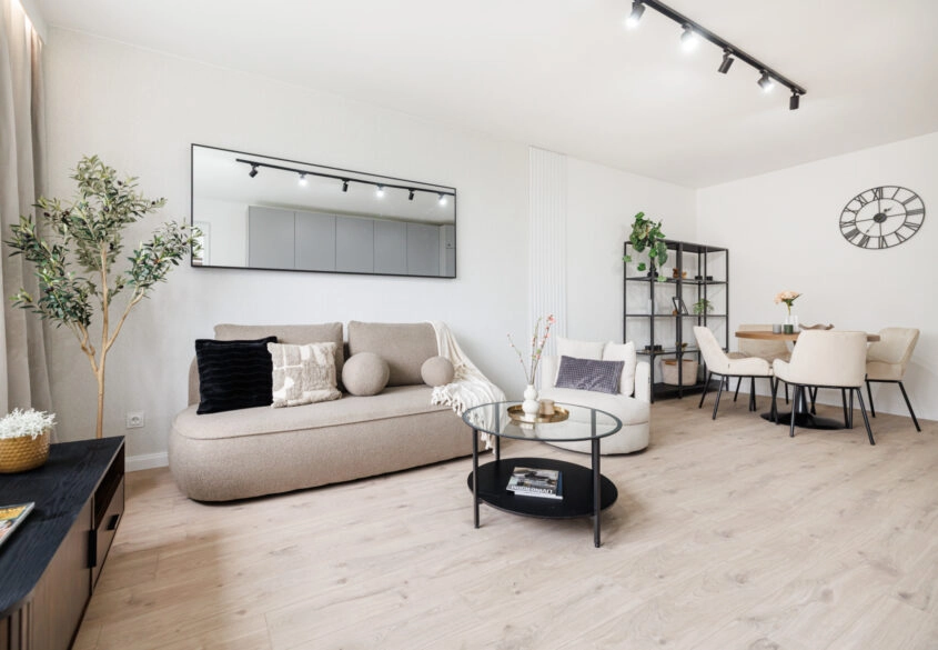 2 pokoje z loggią i piwnicą centrum miasta!