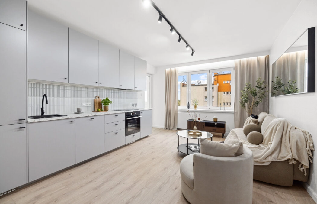 2 pokoje z loggią i piwnicą centrum miasta!