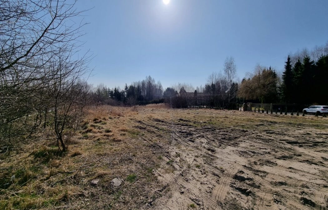 Duża działka budowlana w zacisznej okolicy