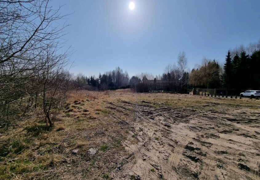Duża działka budowlana w zacisznej okolicy