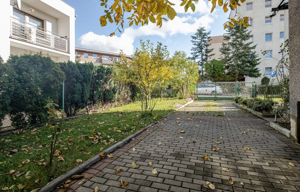 Sprzedam piętro domu z dużym ogródkiem