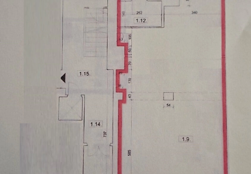 Świętojańska - lokal na parterze z dużą witryną