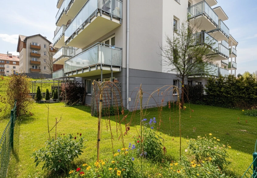 3pok. z ogrodem |2 miejsca w hali +komórka