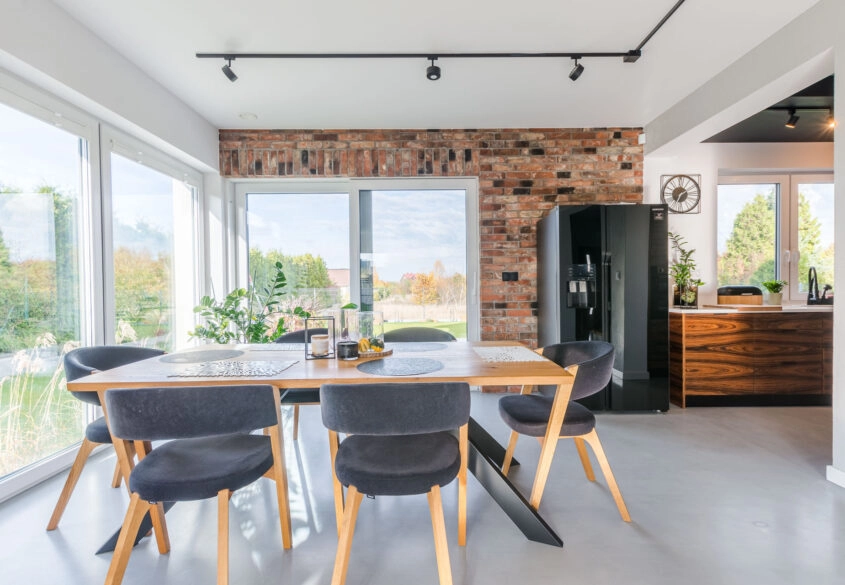 Ładny oszczędny dom, pompa-panele PV-rekuperacja