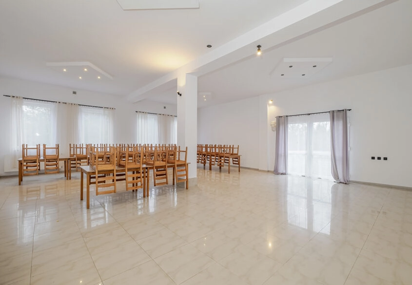 Sala bankietowa na 80 osób z ogromną działką!