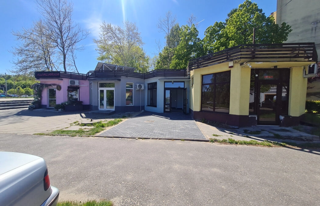 Lokal z WITRYNA, Niedźwiednik/ Pawilony