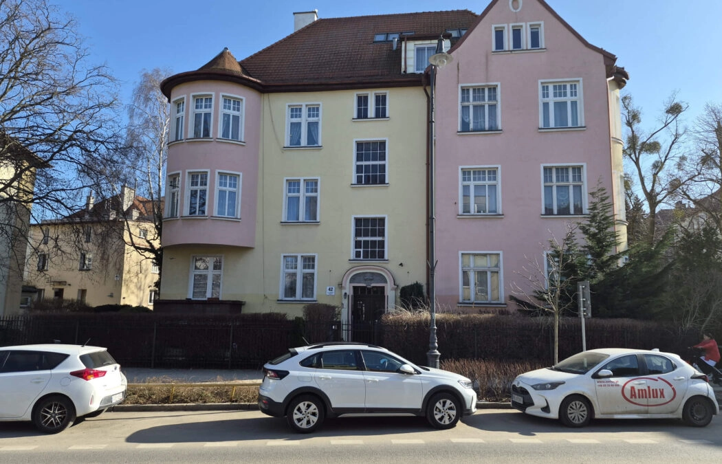 Sopot dolny 300m od  plaży,   3 pok. do remontu