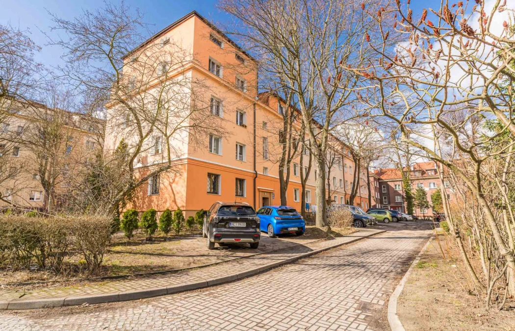 Dwupoziomowe mieszkanie, duży balkon z widokiem!