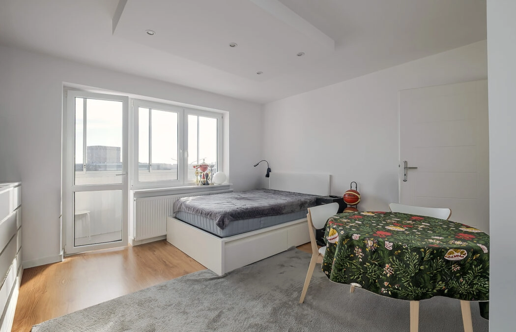 2 pok. po generalnym remoncie, blisko UG