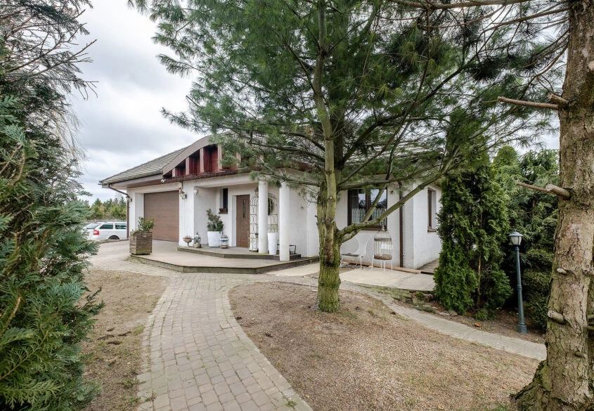 Komfortowy dom z dużym ogrodem