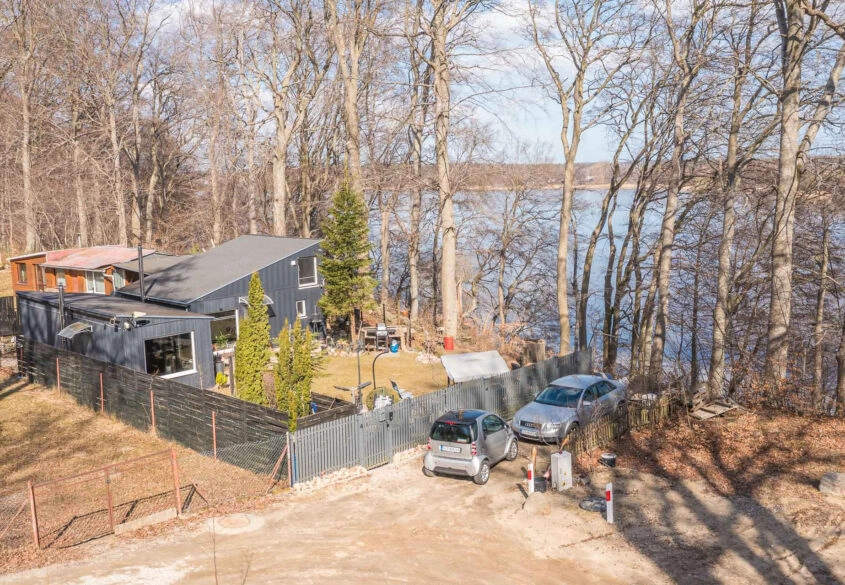 Działka nad jeziorem z malowniczym widokiem!