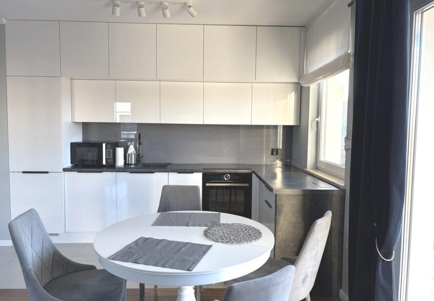 W pełni urządzone z piwnicą i miejscem postojowym