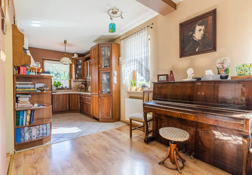 Położony wśród zieleni - doskonale skomunikowany!