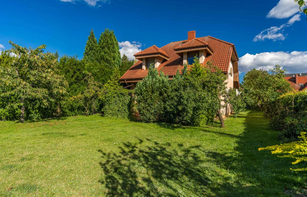 Położony wśród zieleni - doskonale skomunikowany!