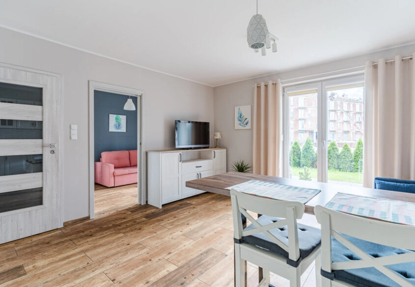 Mieszkanie z ogródkiem i miejscem postojowym