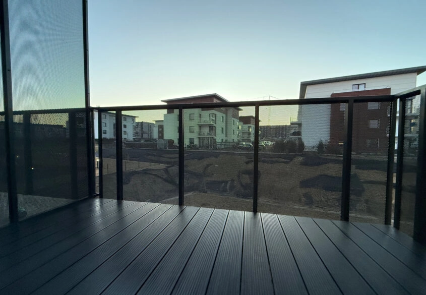 2 pokoje z miejsce postojowym.