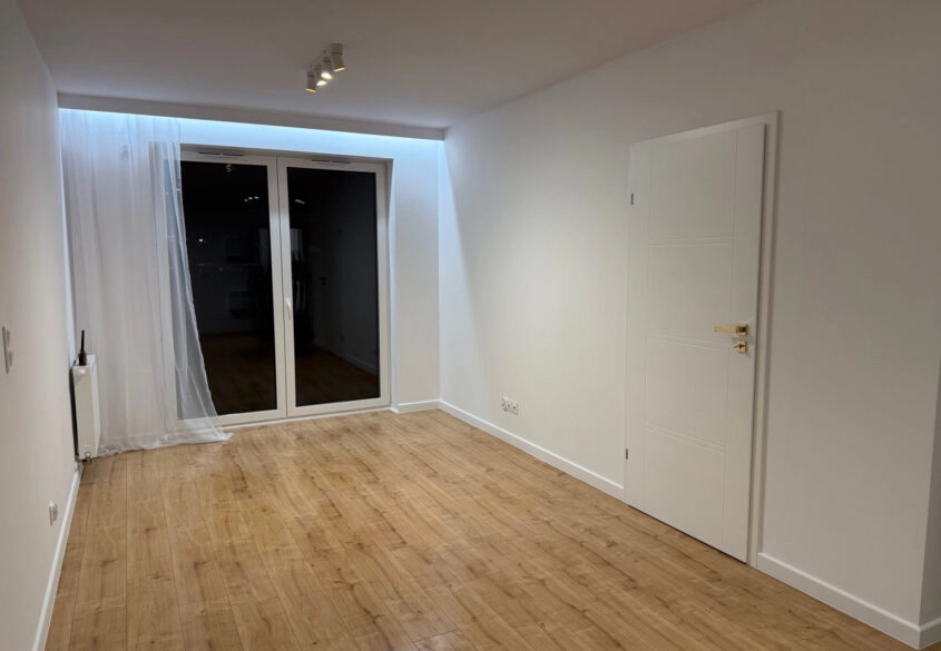 2 pokoje z miejsce postojowym.