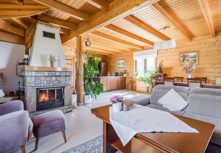 Dom Całoroczny z BALI na dużej działce z LASEM