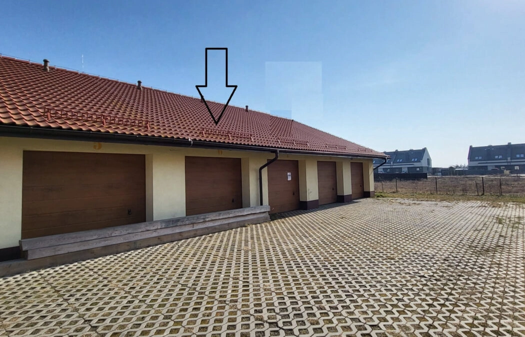 Garaż przy ul. Wiosennej i ul. Srebrnej