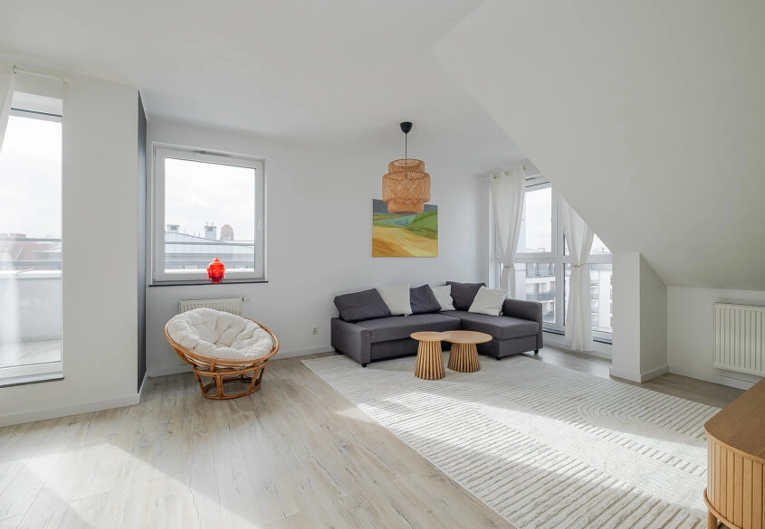 Apartament w Śródmieściu, 3 pokoje z m. postojowym