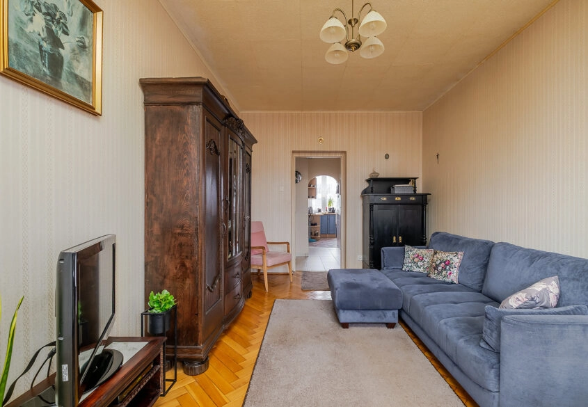 3 pokoje z loggią i piwnicą