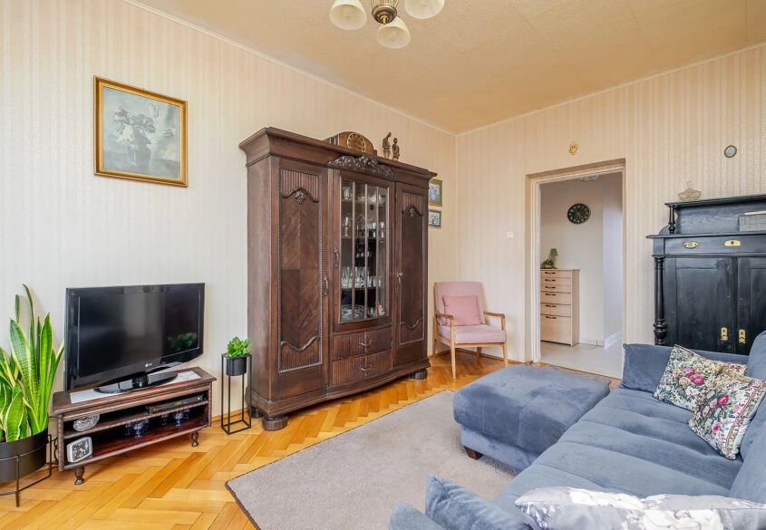 3 pokoje z loggią i piwnicą