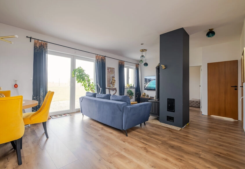 Parterowy, stworzone 2 niezależne mieszkania