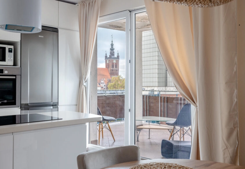 3 pokoje - duży taras, garaż