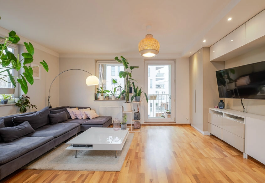 2 pokoje z balkonem i miejscem w hali!