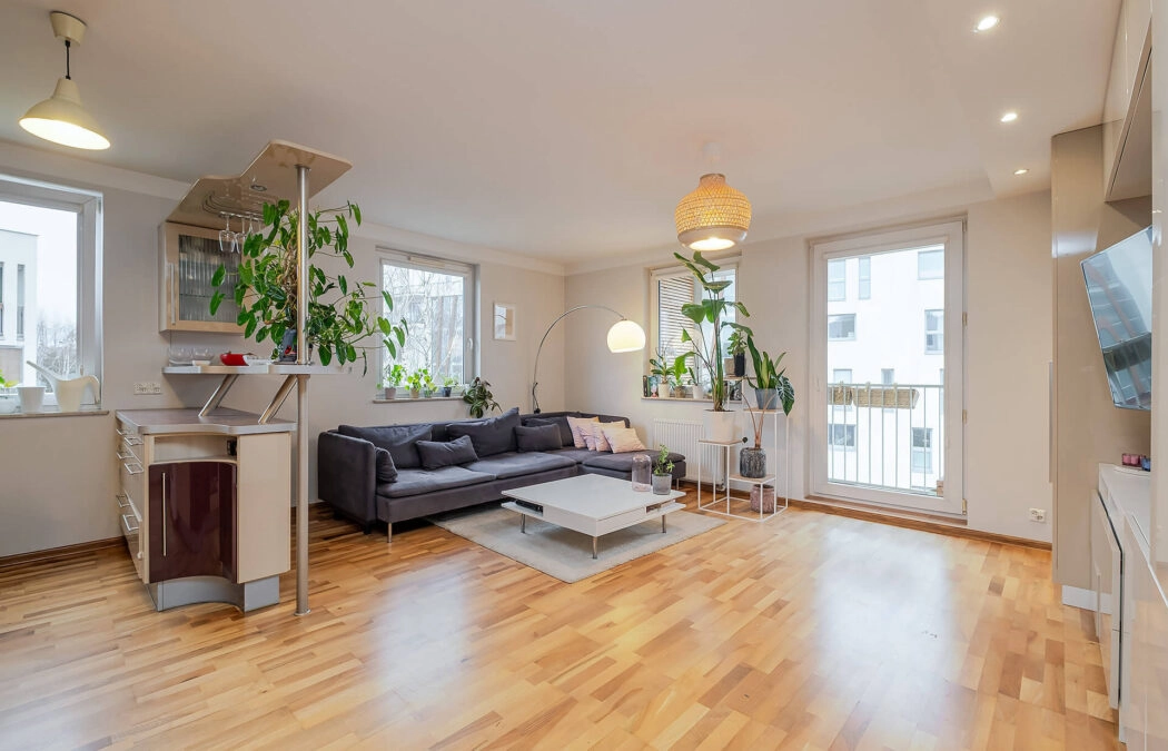 2 pokoje z balkonem i miejscem w hali!