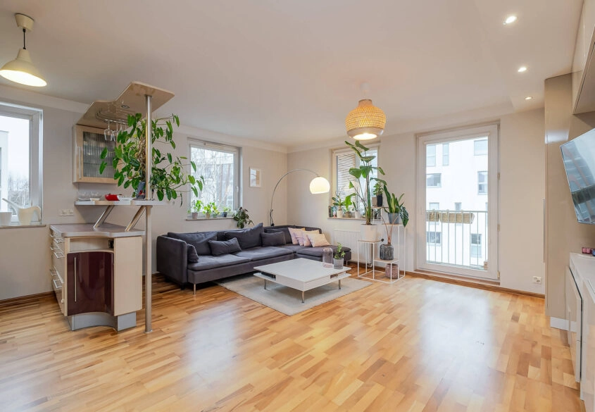 2 pokoje z balkonem i miejscem w hali!