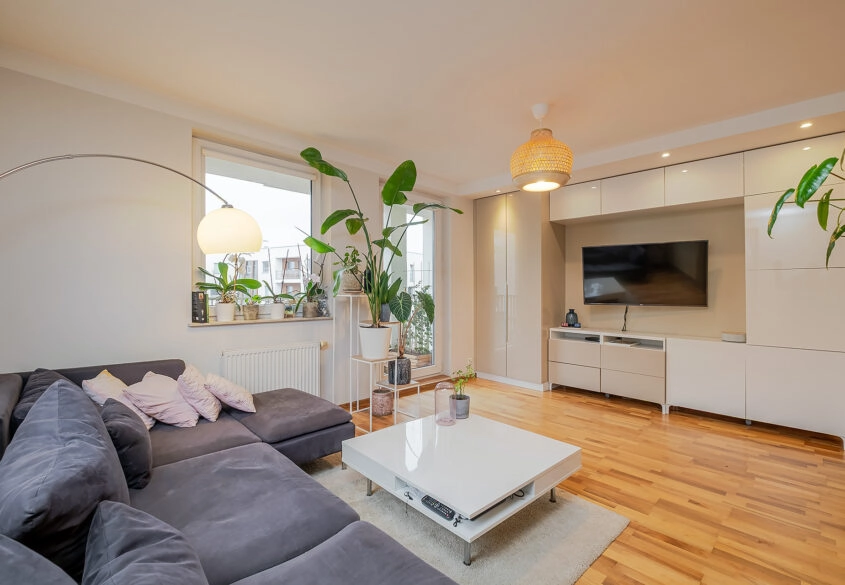 2 pokoje z balkonem i miejscem w hali!