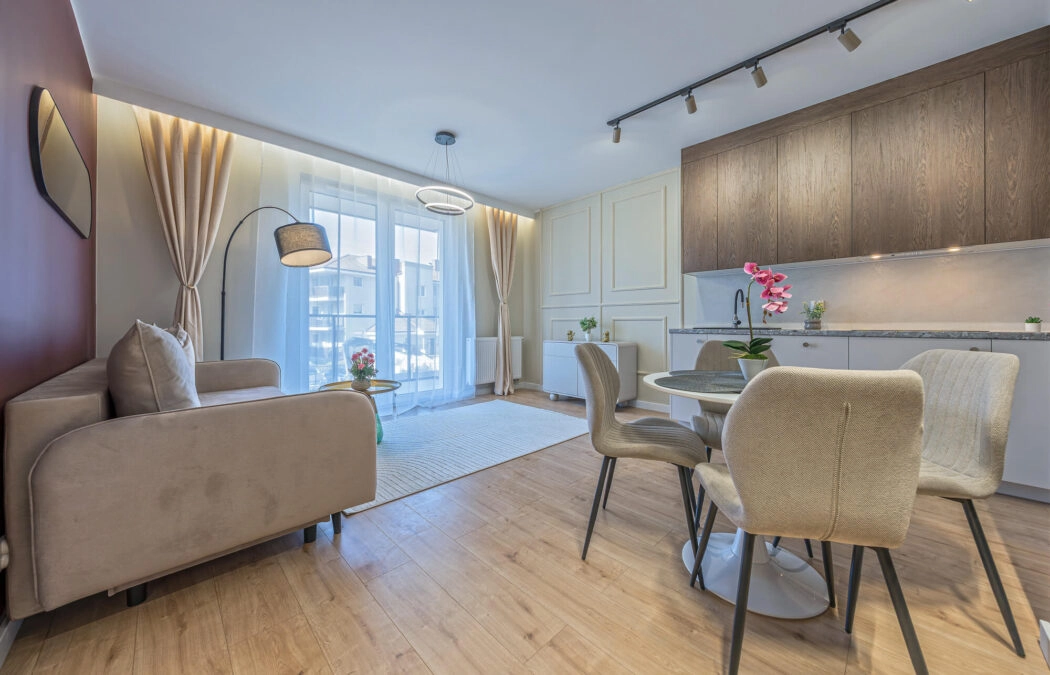 3 pokoje z balkonem, miejscem w hali i komórką!