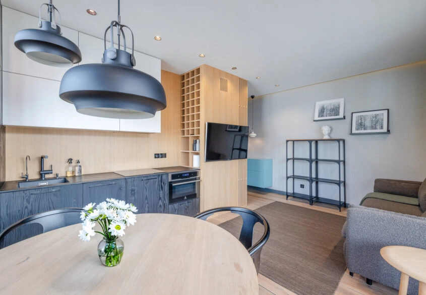 2 pokoje AQUARIUS Invest Komfort z halą i komórką