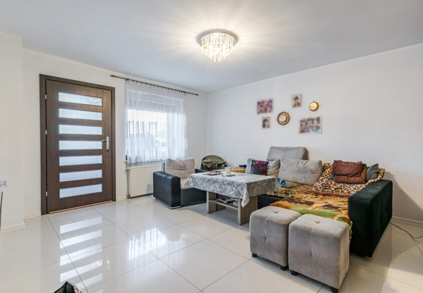 4 NIEZALEŻNE MIESZKANIA/ 18 POKOI/BLISKO PLAŻY