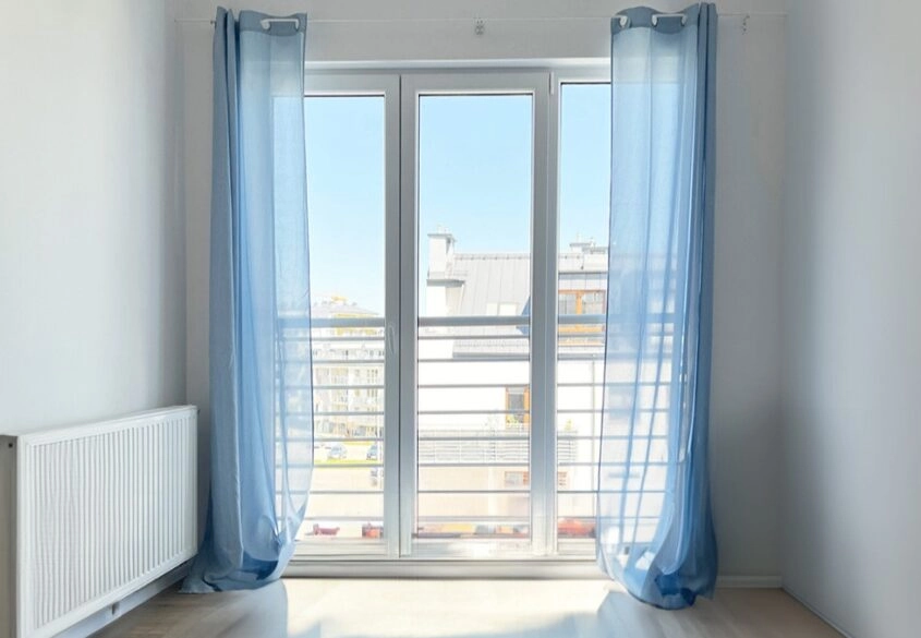 2 poziomowe z miejscem w hali garażowej