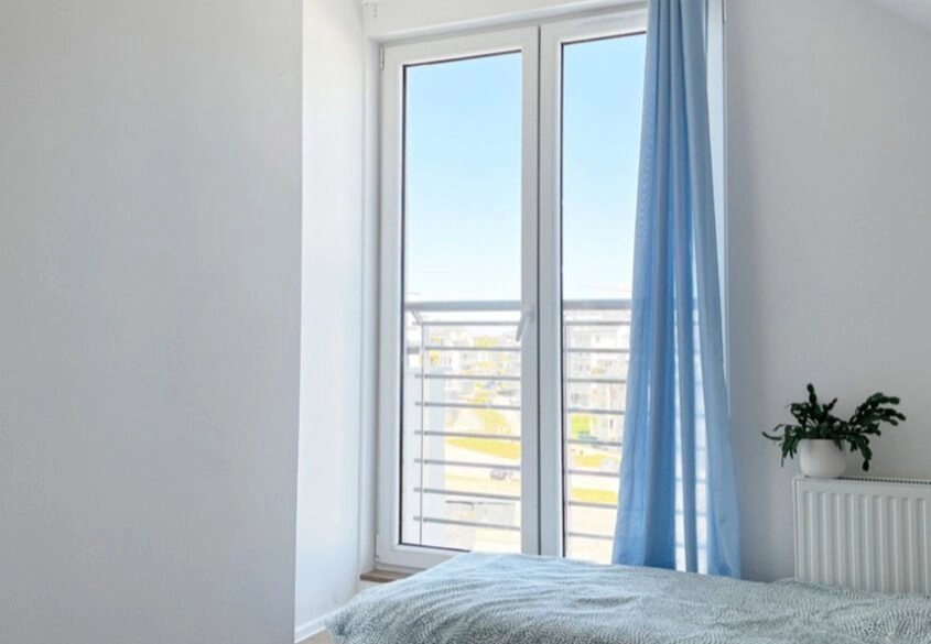 2 poziomowe z miejscem w hali garażowej