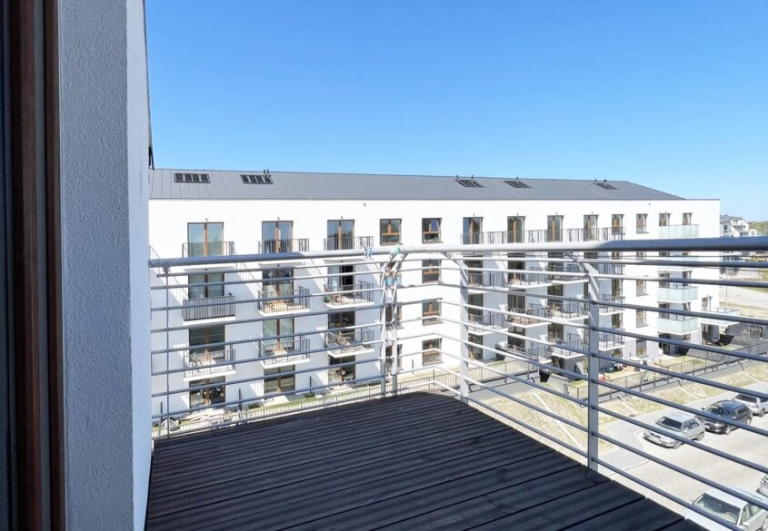 2 poziomowe z miejscem w hali garażowej