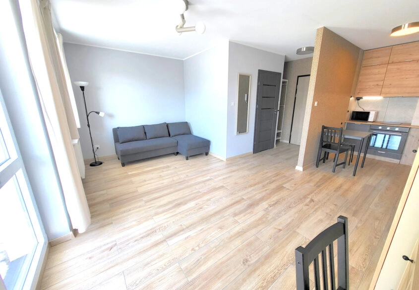 1 pok. wyposażone z miejscem parkingowym