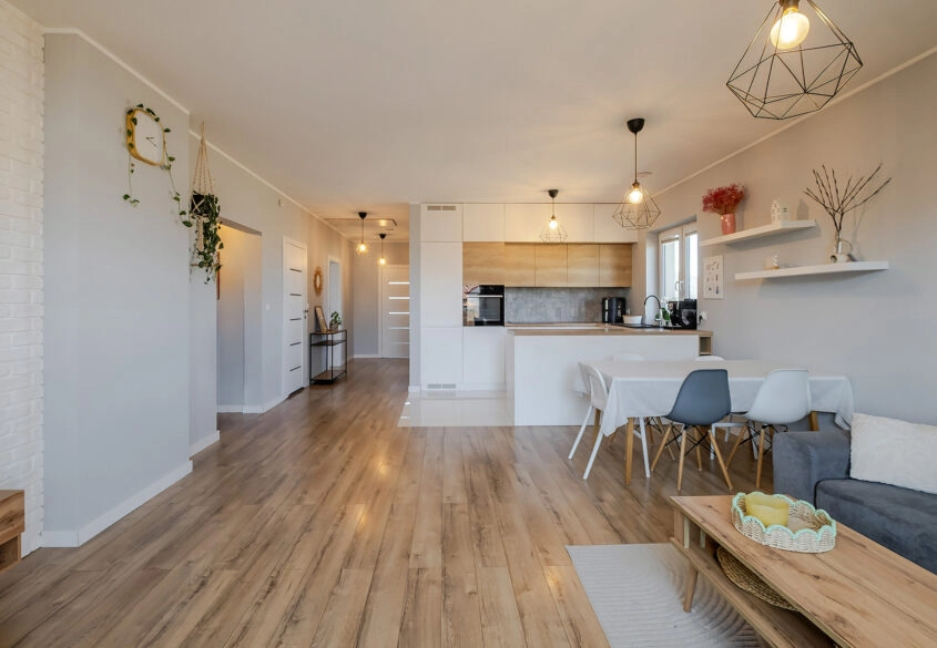 Banino, ul. Kossaka 90 m²,  budynek 4-lokalowy!