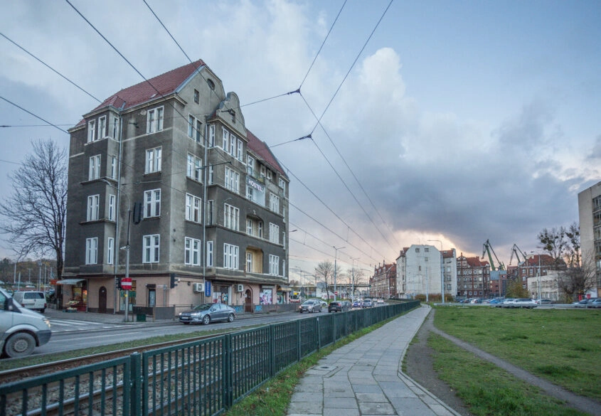 Działający, 11-pokojowy hostel w centrum miasta!