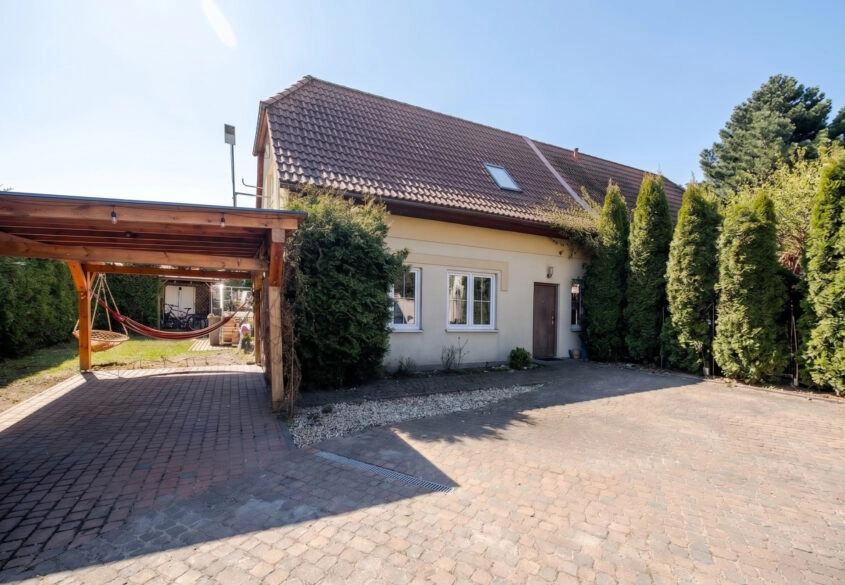 Funkcjonalny dom szeregowy- Gdańsk Siedlce