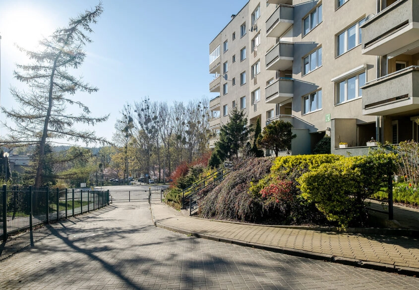 Duże- 4 pok, blisko park, plaża; m. post. w hali