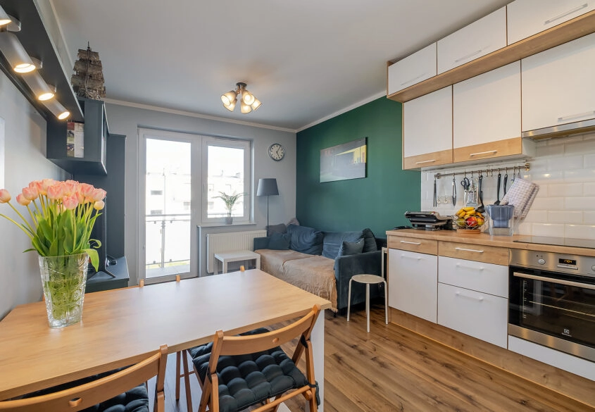 Duży balkon | Garderoba | Winda | Do wejścia