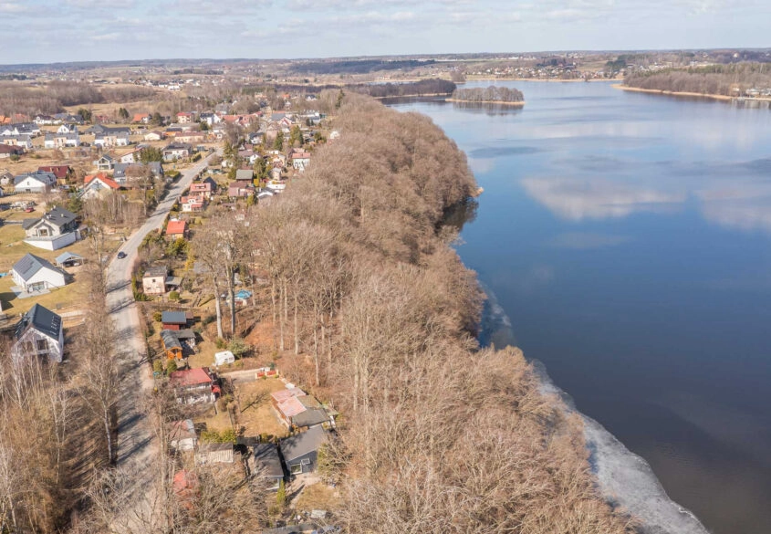 Dwa domki nad jeziorem z malowniczym widokiem!