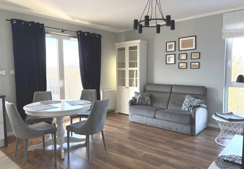 W pełni urządzone z piwnicą i miejscem postojowym