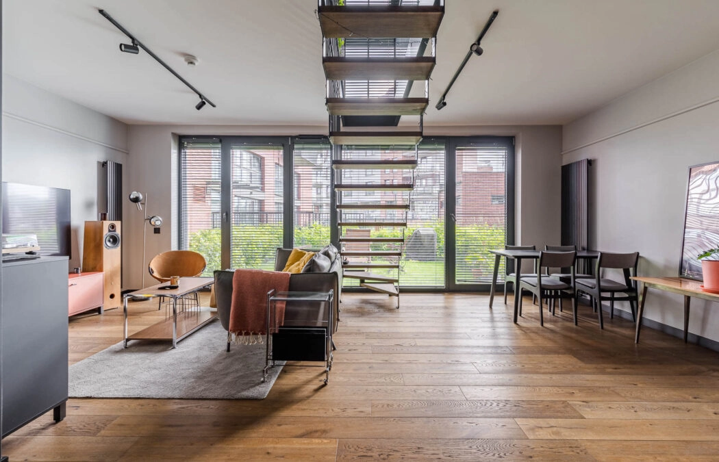 Dwupoziomowy apartament z ogrodem