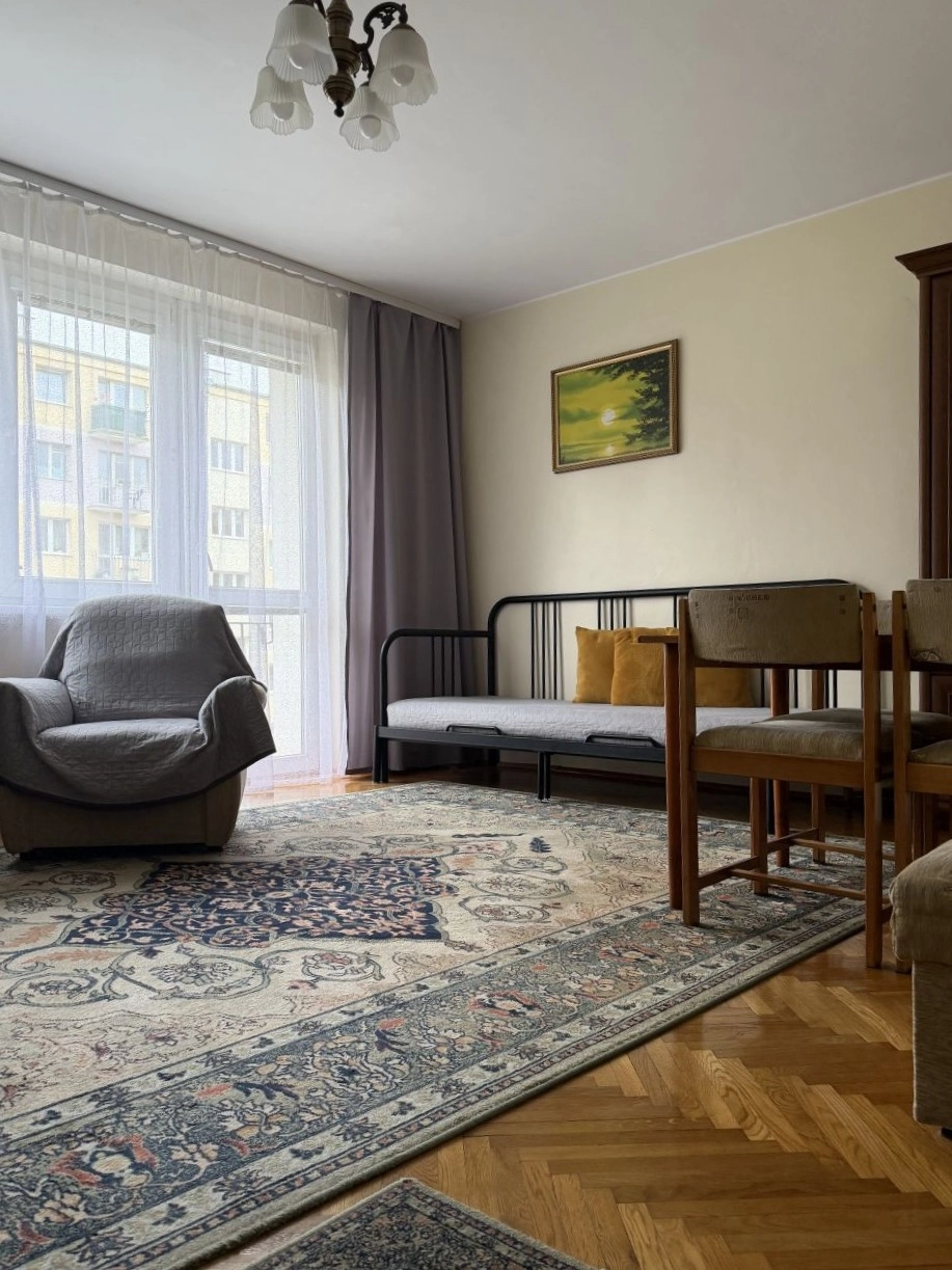 Pierwsze Piętro | Potencjalne 3 Pokoje z Balkonem!