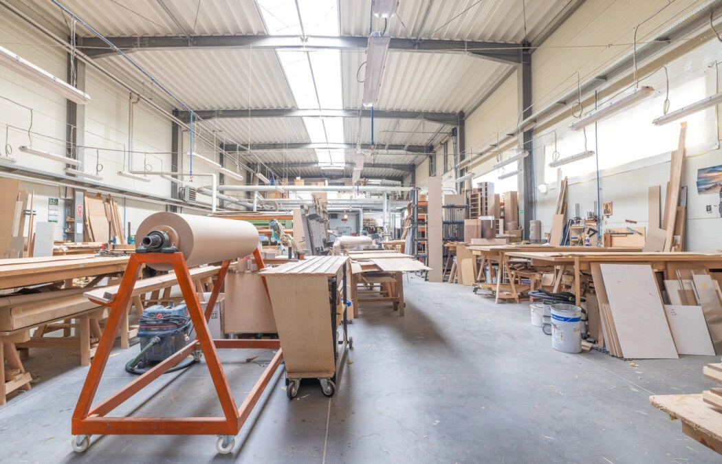 Obiekt produkcyjno–magazynowy z zapleczem biurowym