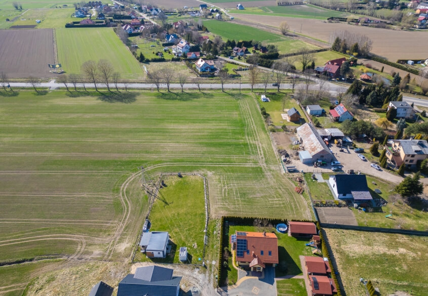 Działka budowlana 1067m2 w Stegnie, prąd woda